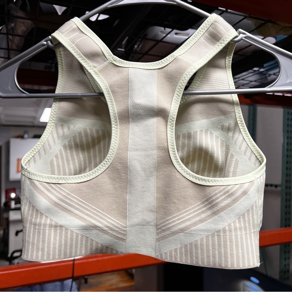 Nike Flynit Sports Bra Green Size Medium - Picture 3 of 6